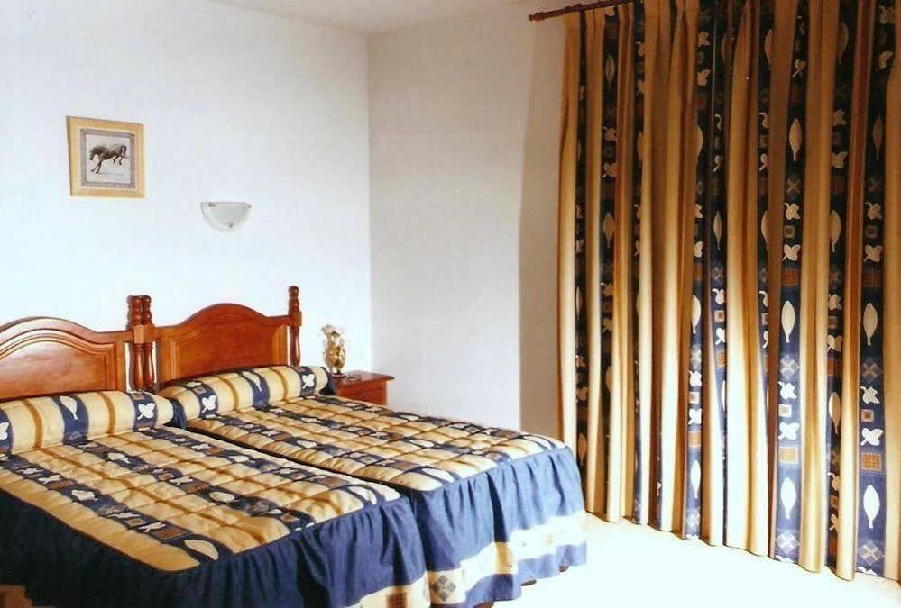 Hostal 82 Olías del Rey Exterior foto